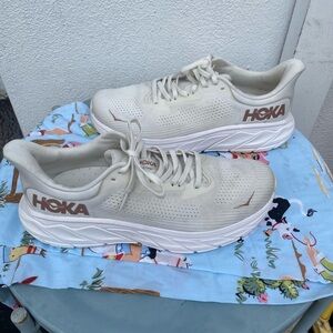 Like New Women's Hoka Arahi 7 Wide Running Shoes (8.5 US)